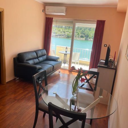 Apartments Duje Ribnica โอเบรอควาซ ภายนอก รูปภาพ
