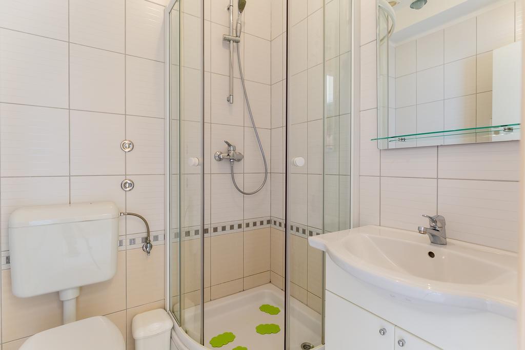 Apartments Duje Ribnica โอเบรอควาซ ภายนอก รูปภาพ