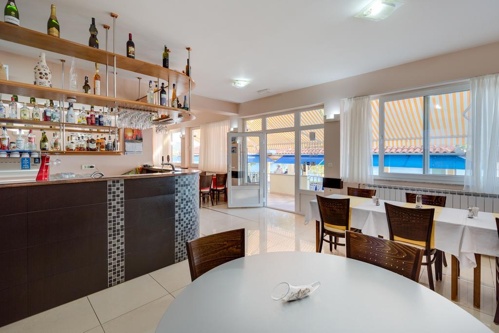 Apartments Duje Ribnica โอเบรอควาซ ภายนอก รูปภาพ