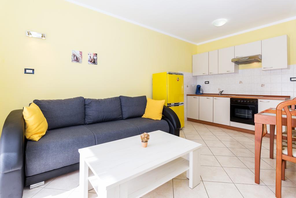 Apartments Duje Ribnica โอเบรอควาซ ภายนอก รูปภาพ