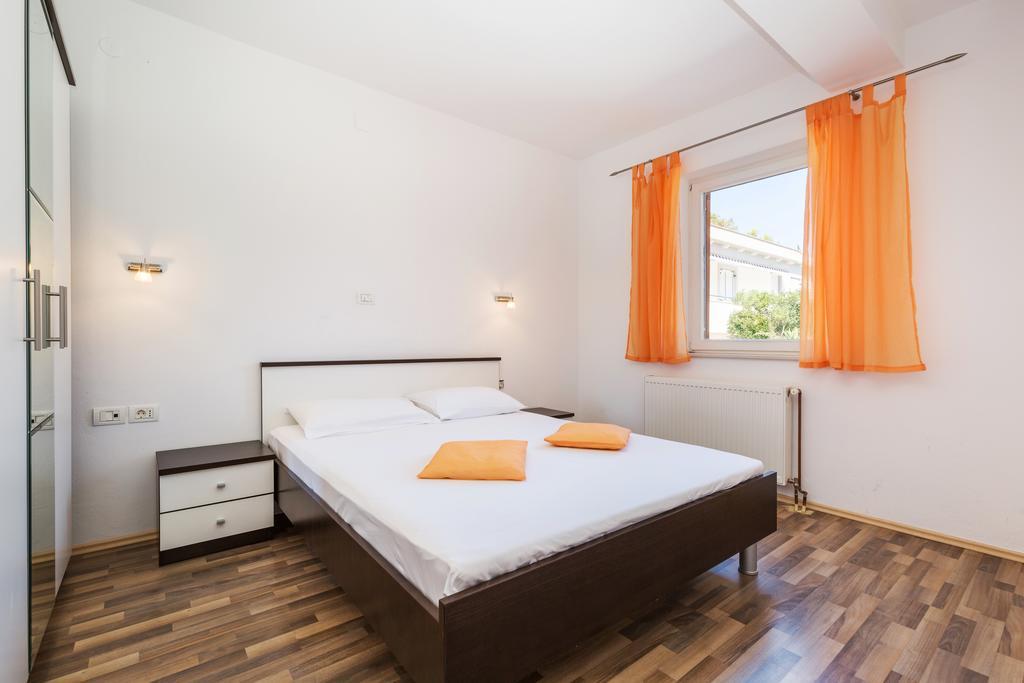 Apartments Duje Ribnica โอเบรอควาซ ภายนอก รูปภาพ
