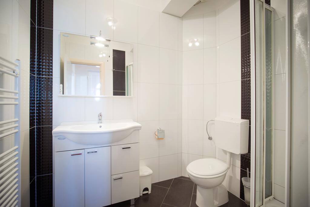 Apartments Duje Ribnica โอเบรอควาซ ภายนอก รูปภาพ